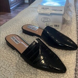 Steve Madden Black Loafers with Pointed Toe Design